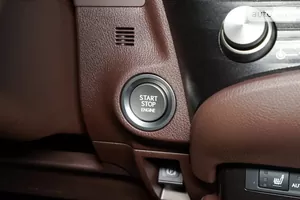 Бесключевой доступ и запуск двигателя Smart Entry